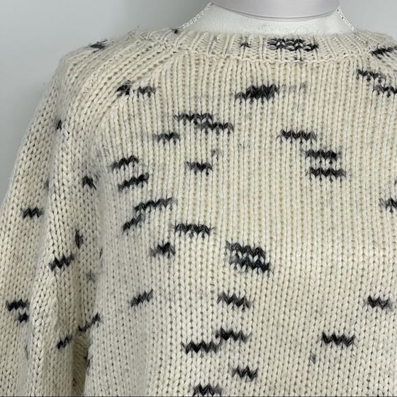 De Rigueur White & Black Speckled Hi-Lo Sweater - Picture 3 of 10